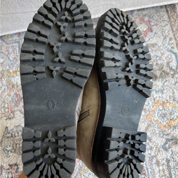 Target Winter Boot - Picture 2 of 5